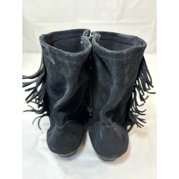 Minnetonka Women's Side Fringe Wedge Western Boot - Picture 15 of 16